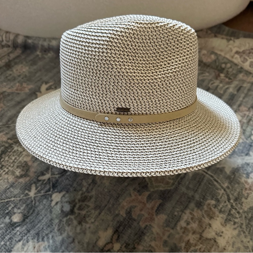 Grey/White Wide Brim Hat